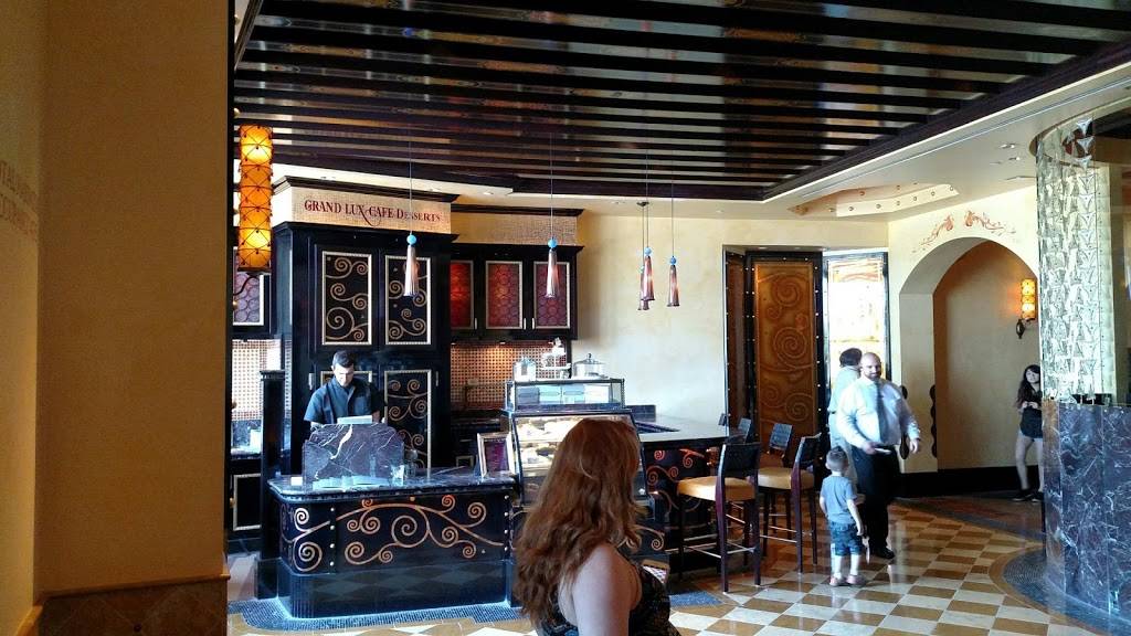 Grand Lux Cafe | restaurant | 1 Garden State Plaza Blvd, Paramus, NJ 07652, USA | 2019090399 OR +1 201-909-0399