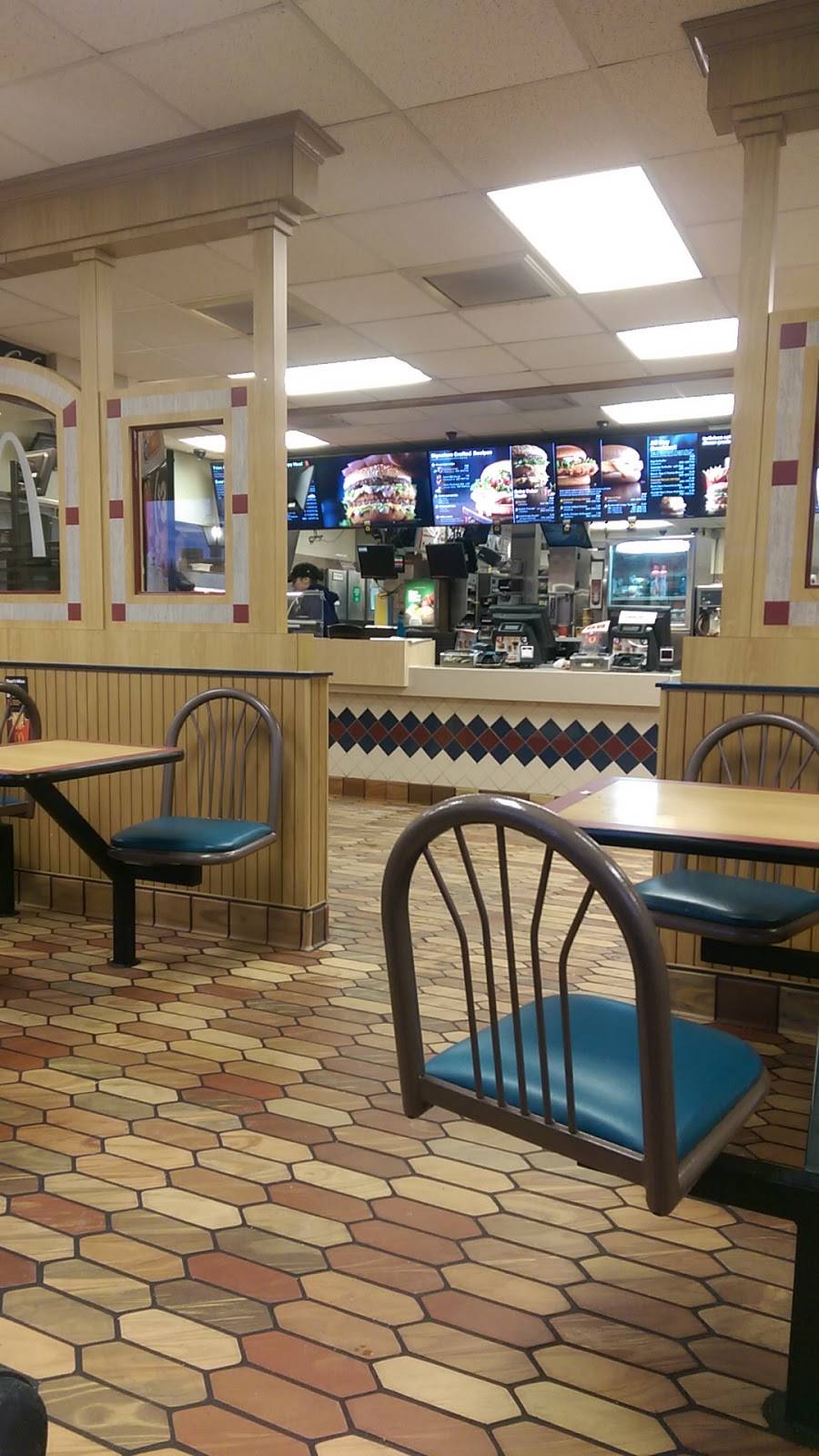 McDonalds | cafe | 9117 Indianapolis Blvd, Highland, IN 46322, USA | 2199239634 OR +1 219-923-9634