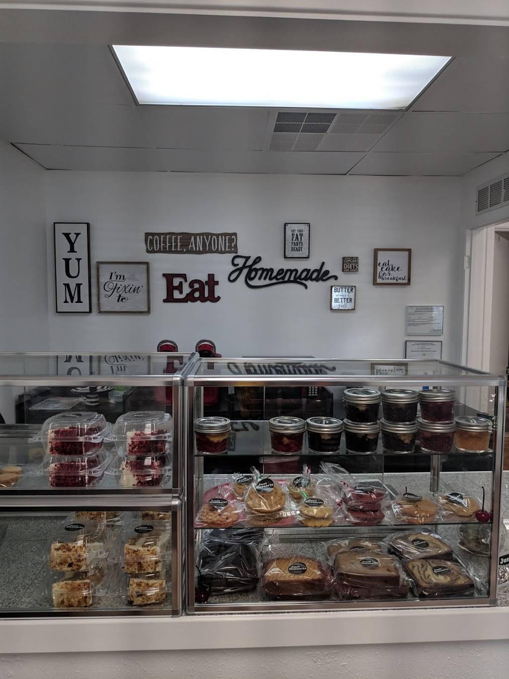 Just Desserts | restaurant | 7715 Tezel Rd, San Antonio, TX 78250, USA | 2102570019 OR +1 210-257-0019