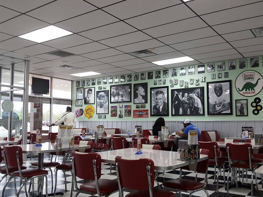 Boomarang Diner | restaurant | 7525 SE 15th St, Midwest City, OK 73110, USA | 4054556772 OR +1 405-455-6772