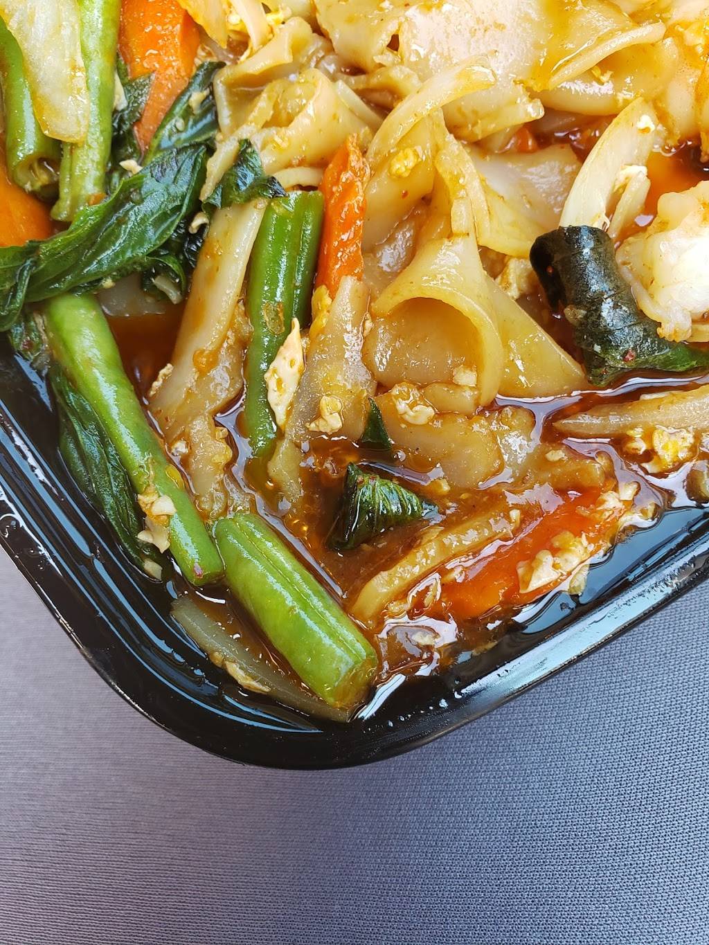 Thai on the Fly | restaurant | 439 Littleton Rd, Westford, MA 01886, USA | 9789250299 OR +1 978-925-0299