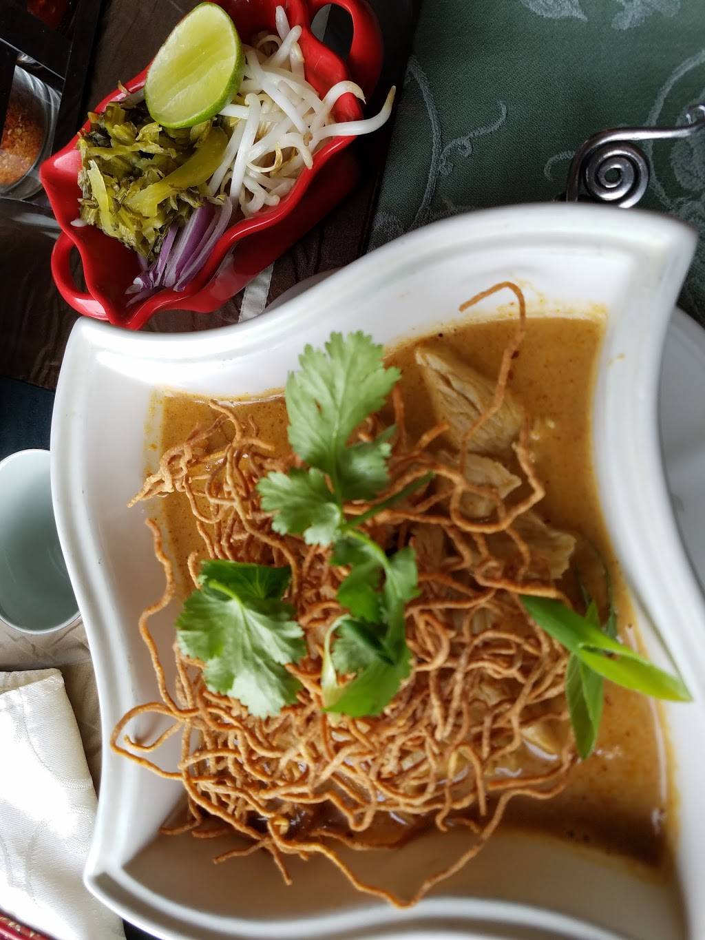 DEE Des Moines Thai Cuisine 21630 7th Place South | restaurant | 21630 7th Pl S, Des Moines, WA 98198, USA | 2068781205 OR +1 206-878-1205