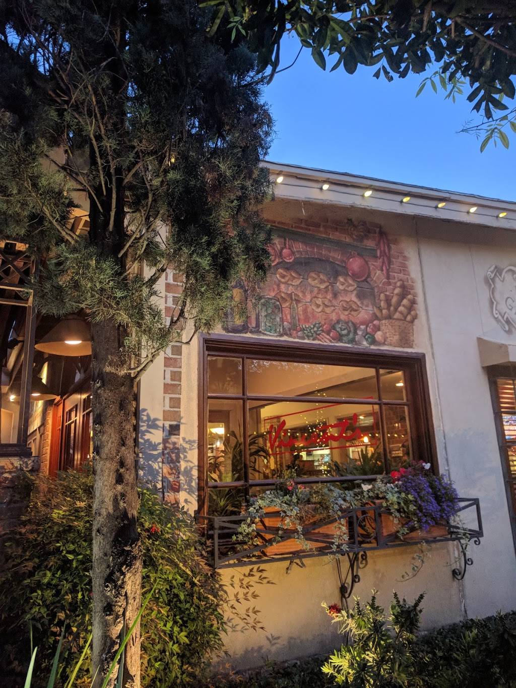 Vincents Restaurant | restaurant | 2701 W Dallas St, Houston, TX 77019, USA | 7135284313 OR +1 713-528-4313