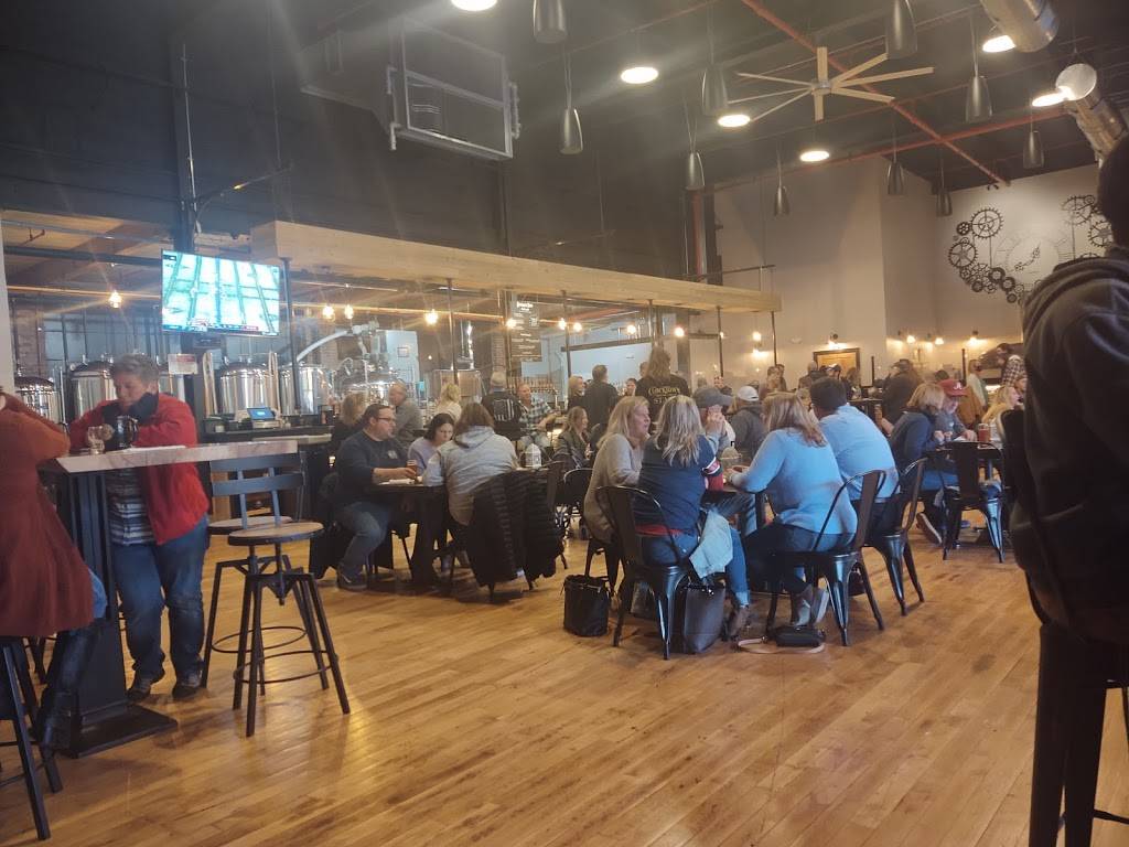 Clocktown Brewing Company | restaurant | 135 S Main St, Thomaston, CT 06787, USA | 8608808240 OR +1 860-880-8240
