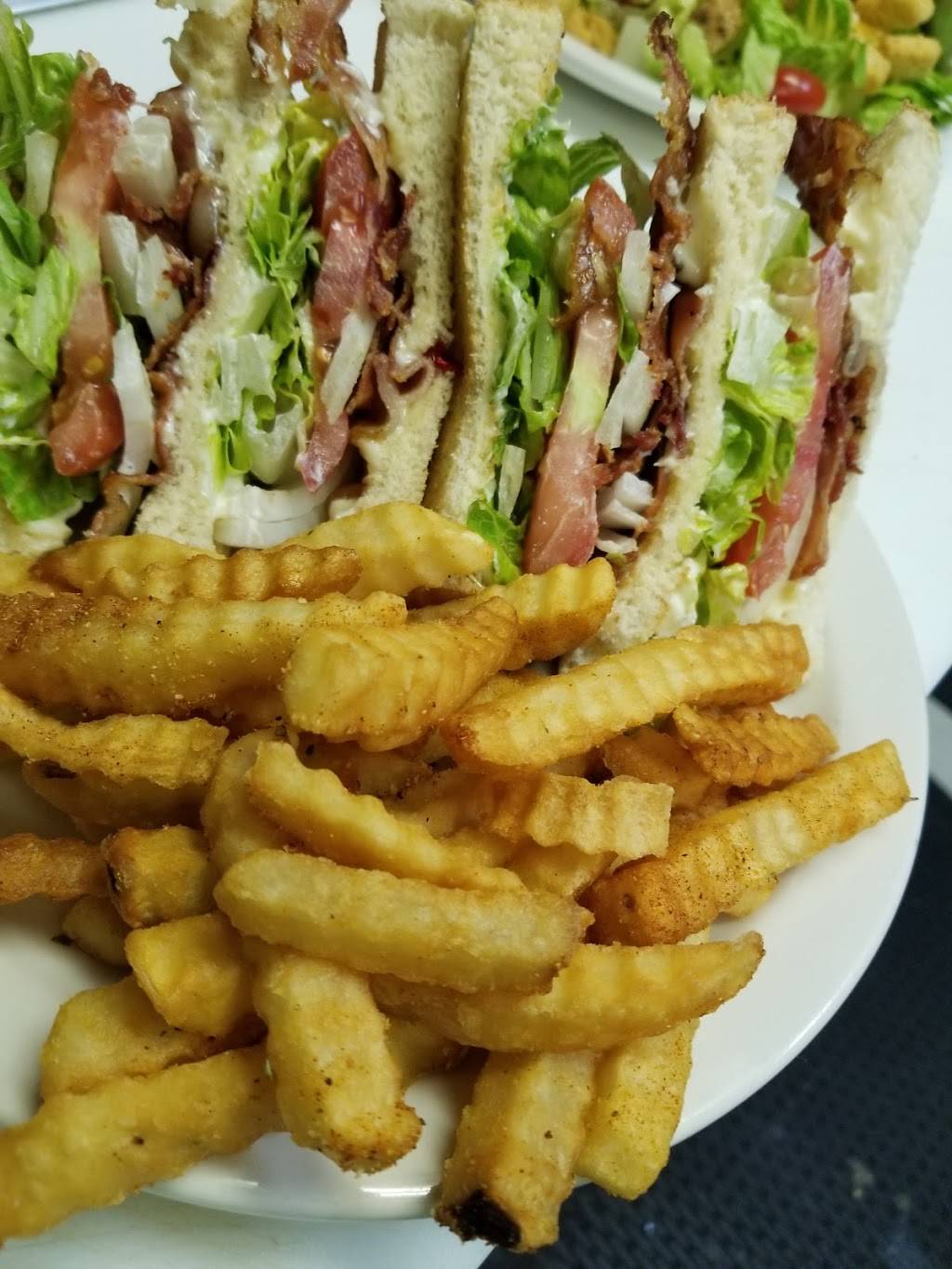 AJs Sports Grille & Smokehouse | restaurant | 14346 Warwick Blvd Ste 452, Newport News, VA 23602, USA | 7578987500 OR +1 757-898-7500