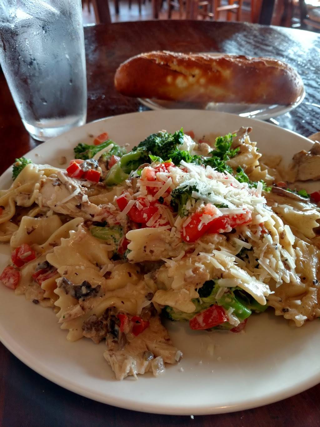 la Madeleine French Bakery & Café Baileys Crossroads | cafe | 5861 Crossroads Cir, Baileys Crossroads, VA 22041, USA | 7033795551 OR +1 703-379-5551