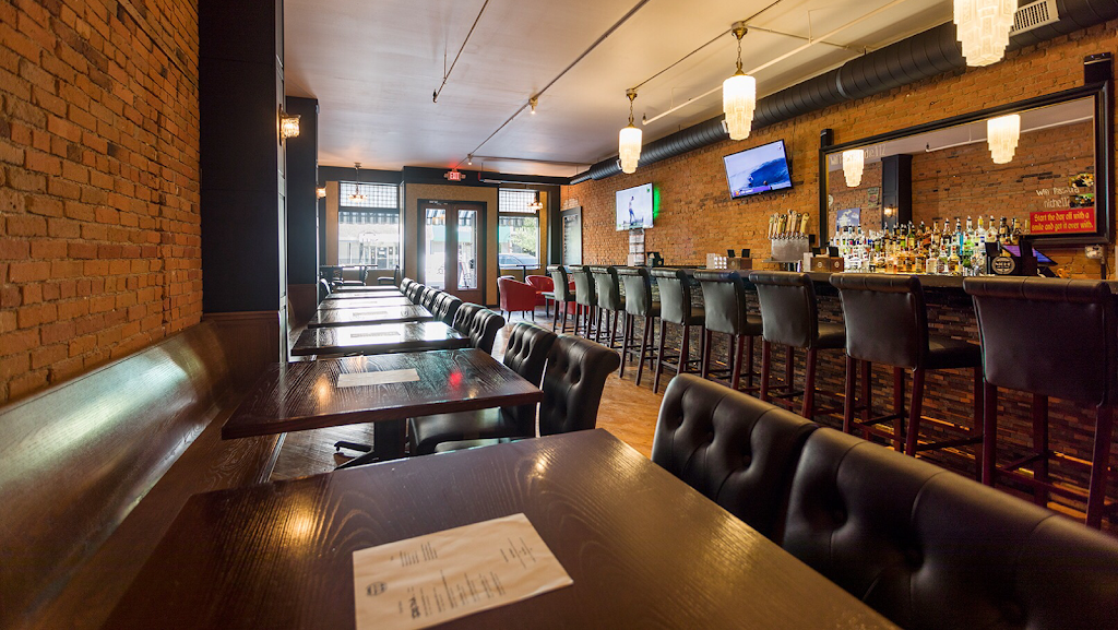 Niche Bar & Lounge | restaurant | 112 N Washington St, Owosso, MI 48867, USA | 9892728789 OR +1 989-272-8789