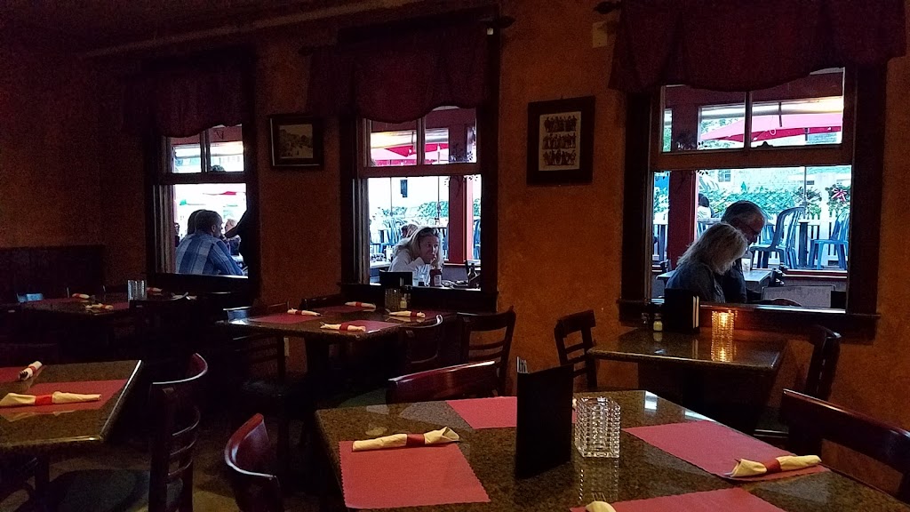 Aldos Restaurant | restaurant | 130 Chapel St, New Shoreham, RI 02807, USA | 4014665871 OR +1 401-466-5871