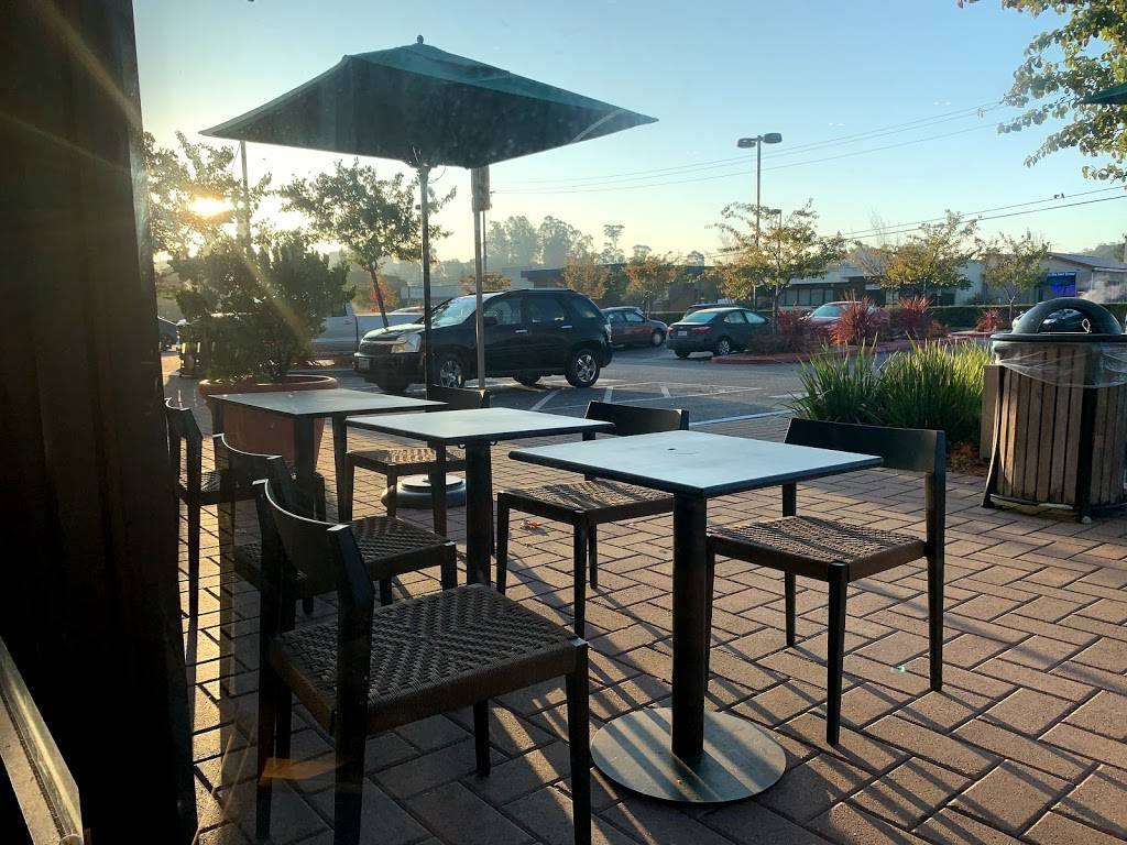 Starbucks | cafe | 7514 Redwood Blvd, Novato, CA 94945, USA | 4158782002 OR +1 415-878-2002