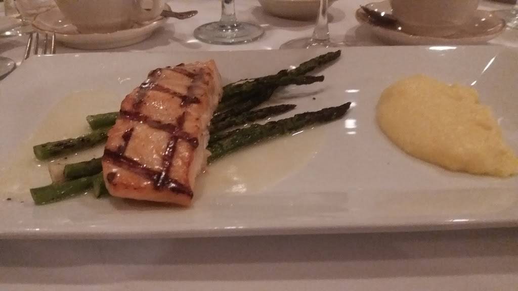 Dinos Restaurant | restaurant | 12 Tappan Rd, Harrington Park, NJ 07640, USA | 2017674245 OR +1 201-767-4245