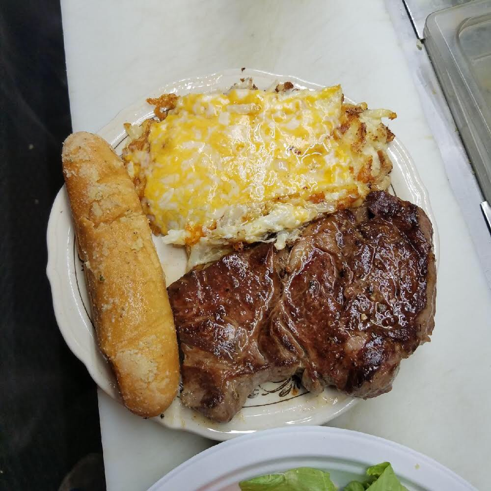 Wrays Sports Bar and Grill | restaurant | 24256 IA-5, Centerville, IA 52544, USA | 6418568165 OR +1 641-856-8165