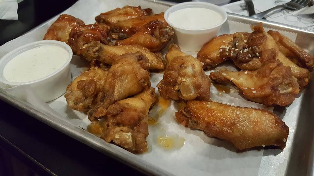 Henry Ts | restaurant | 1521 SW 21st St, Topeka, KS 66604, USA | 7852339333 OR +1 785-233-9333