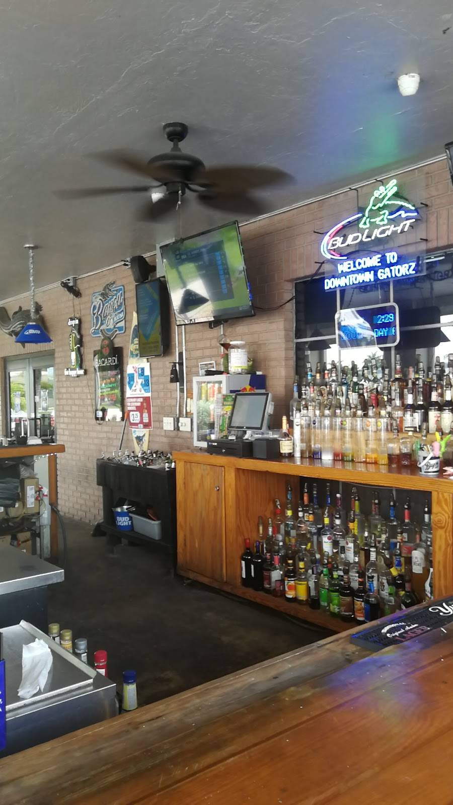 Downtown Gatorz Bar And Grill | restaurant | 502 King St, Punta Gorda, FL 33950, USA | 9413477518 OR +1 941-347-7518
