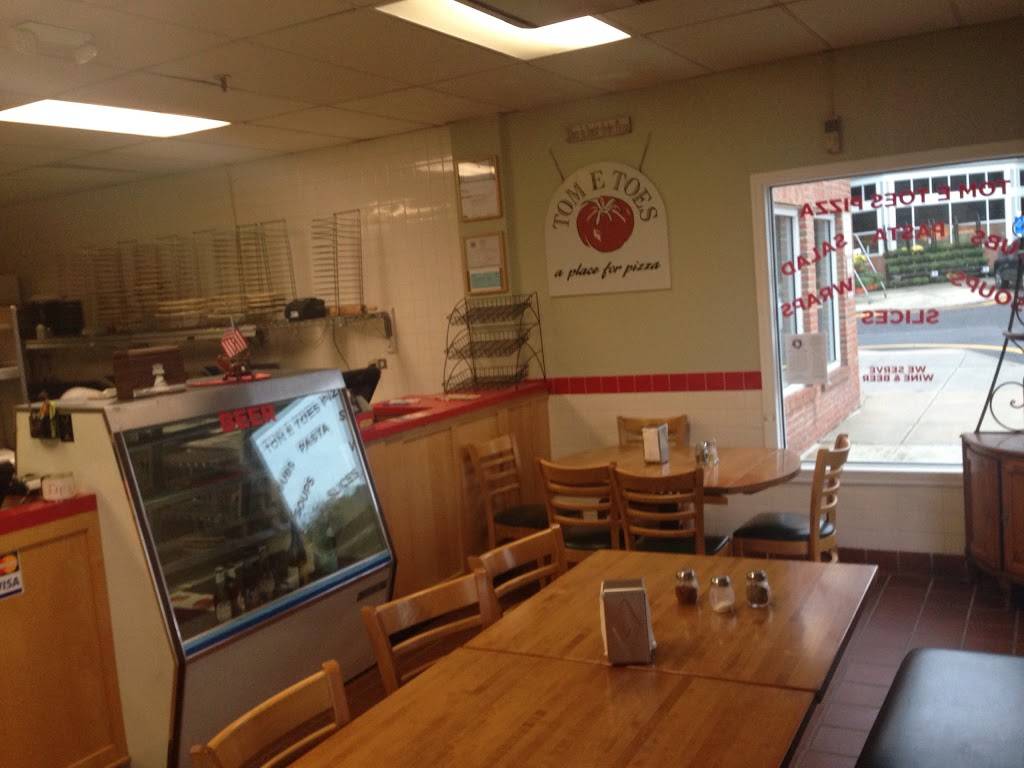 Tom E Toes Pizza | restaurant | 5 River Rd, Wilton, CT 06897, USA | 2037800137 OR +1 203-780-0137