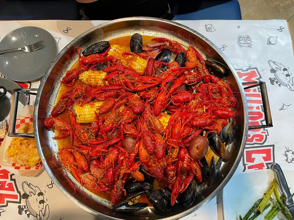 Millions Crab Richfield | restaurant | 9 E 66th St, Minneapolis, MN 55423, USA | 6122080615 OR +1 612-208-0615