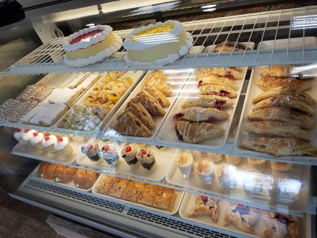 El Cafetal | bakery | 6125 S Semoran Blvd, Orlando, FL 32822, USA | 4072705904 OR +1 407-270-5904