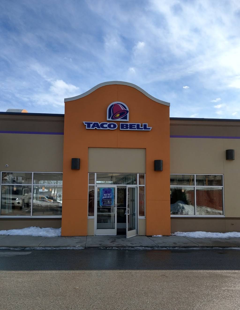 Taco Bell | meal takeaway | 2812 S 84th St, Omaha, NE 68124, USA | 4023914101 OR +1 402-391-4101