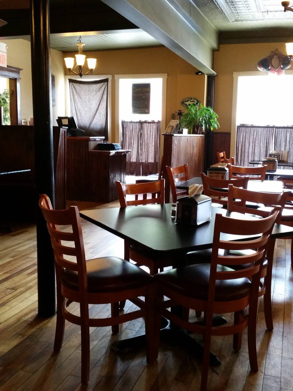 Pats Pizza Dover-Foxcroft | restaurant | 100 E Main St, Dover-Foxcroft, ME 04426, USA | 2075642500 OR +1 207-564-2500
