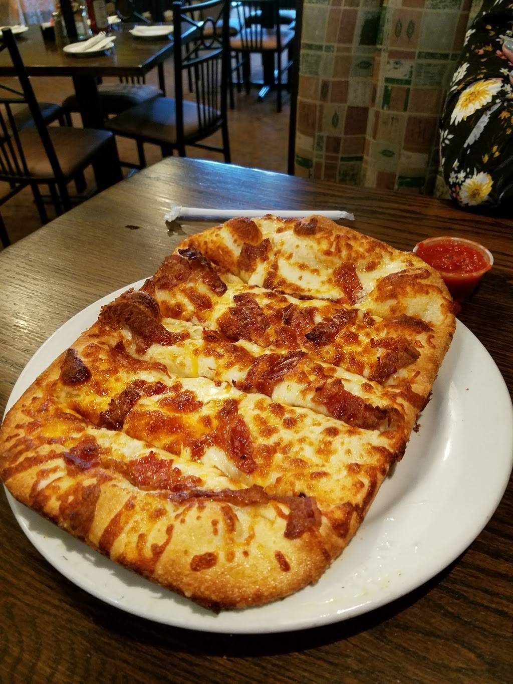 Cuzinos Pizza | restaurant | 464 W Main St, Middletown, DE 19709, USA | 3024490911 OR +1 302-449-0911