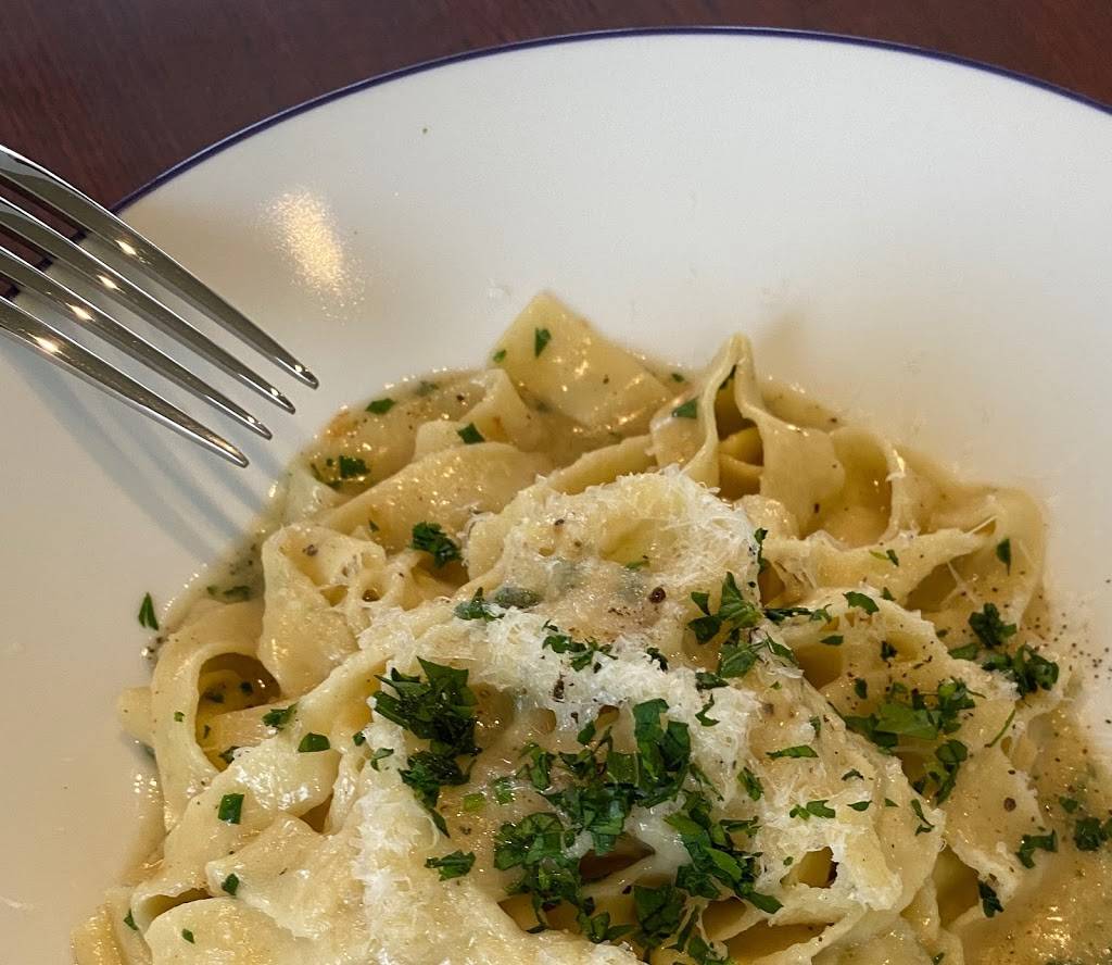 The Cloverfield | restaurant | 3300 Airport Ave, Santa Monica, CA 90405, USA | 4245002075 OR +1 424-500-2075