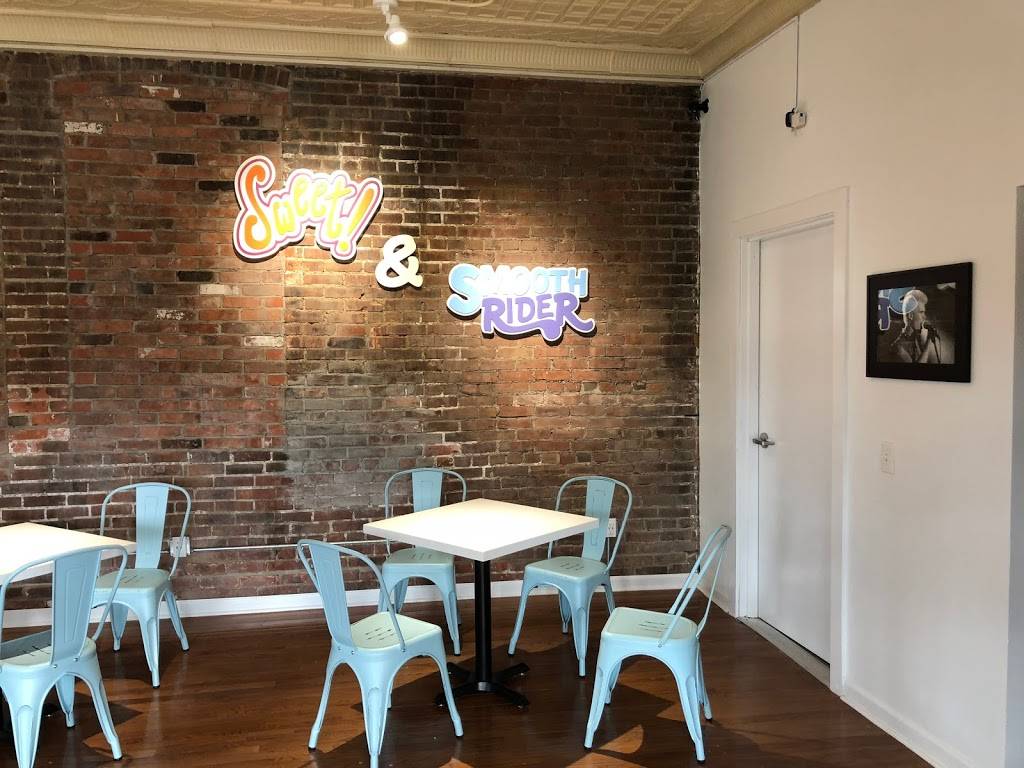 Smooth Rider Smoothies | restaurant | 1983 W 28th St, Cleveland, OH 44113, USA | 4402314818 OR +1 440-231-4818