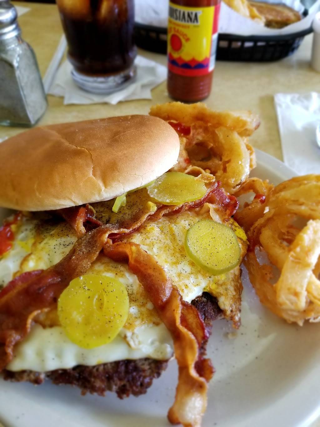 Miner-Dunn | restaurant | 8940 Indianapolis Blvd, Highland, IN 46322, USA | 2199233311 OR +1 219-923-3311