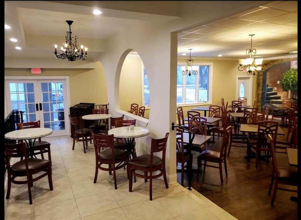 Monte Carlo Steakhouse and Bar Inc | restaurant | 209 W South St, Plano, IL 60545, USA | 6303327700 OR +1 630-332-7700