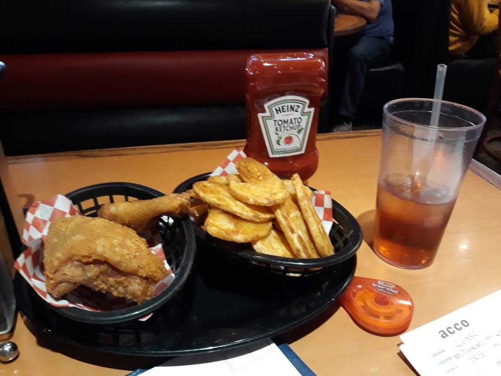 Shakeys Pizza Parlor | restaurant | 1422 N Azusa Ave, Covina, CA 91722, USA | 6269665819 OR +1 626-966-5819