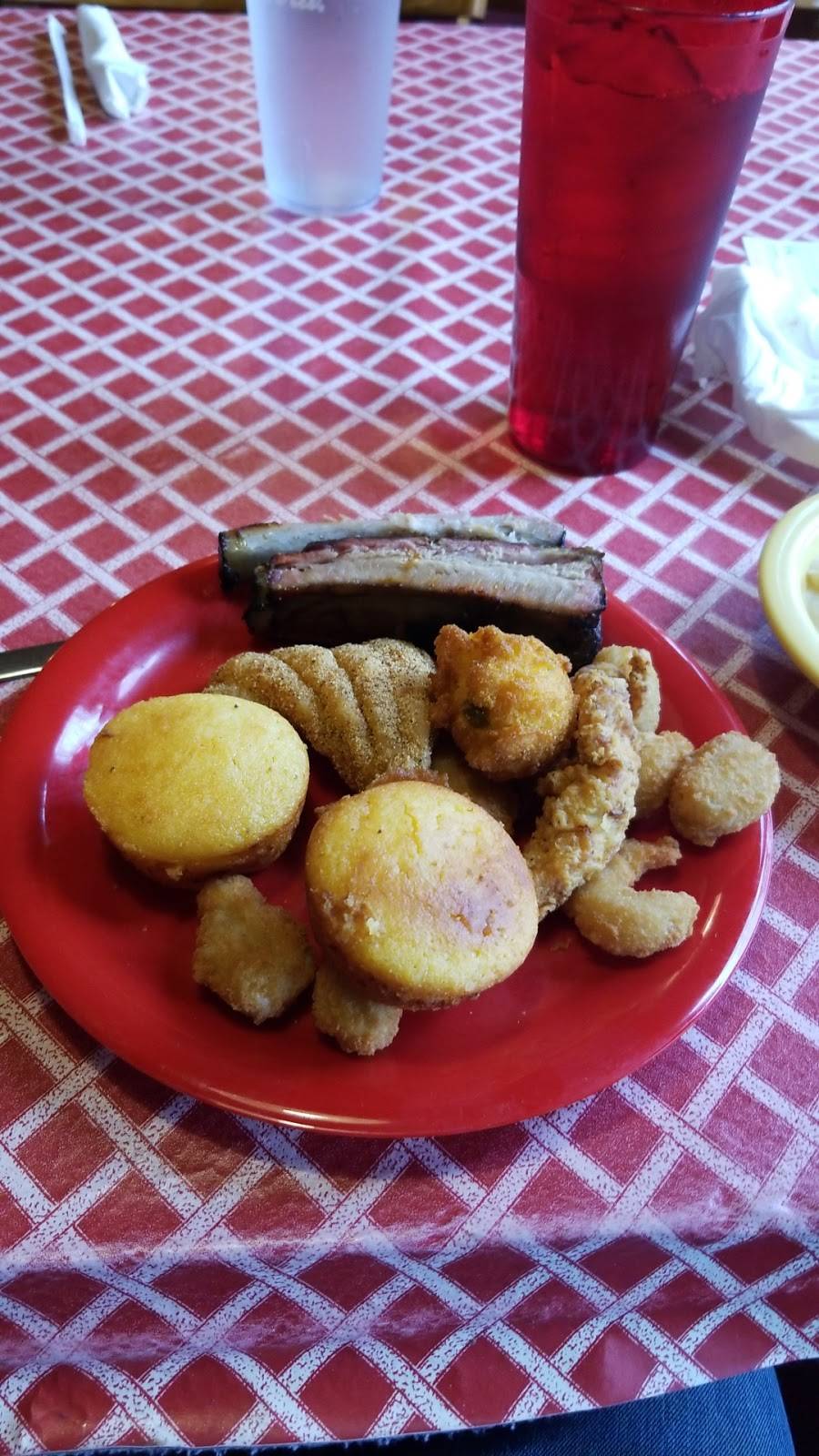 Brooksies Barn | restaurant | 561 Oil Well Rd, Jackson, TN 38305, USA | 7316642276 OR +1 731-664-2276