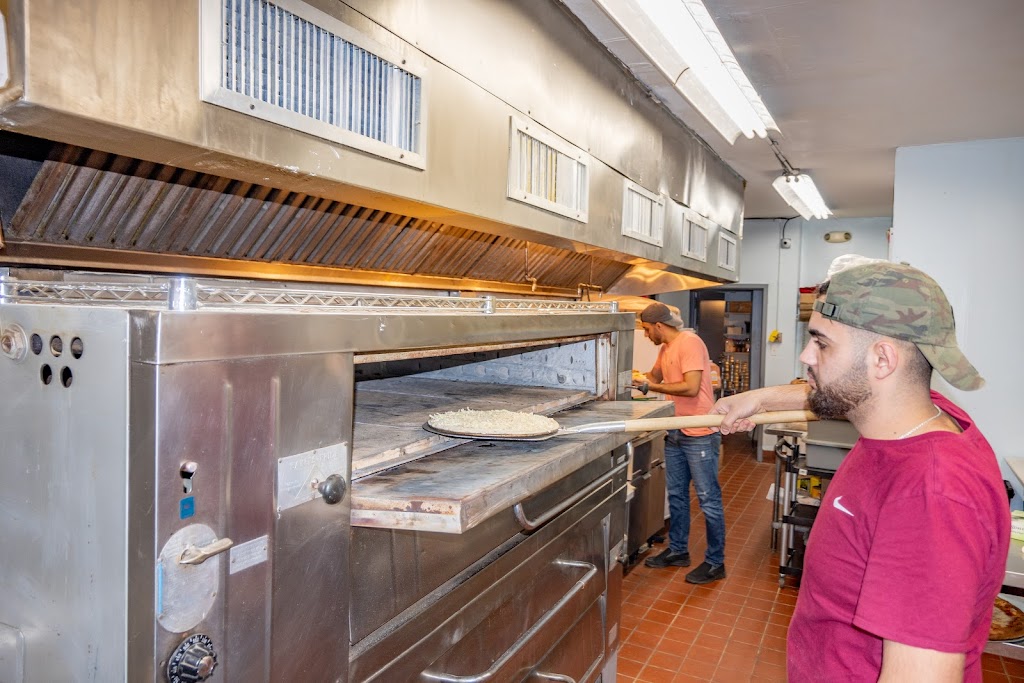 Star pizza fish and chicken | meal takeaway | 300 W Indiana Ave, Philadelphia, PA 19133, USA | 2157092200 OR +1 215-709-2200