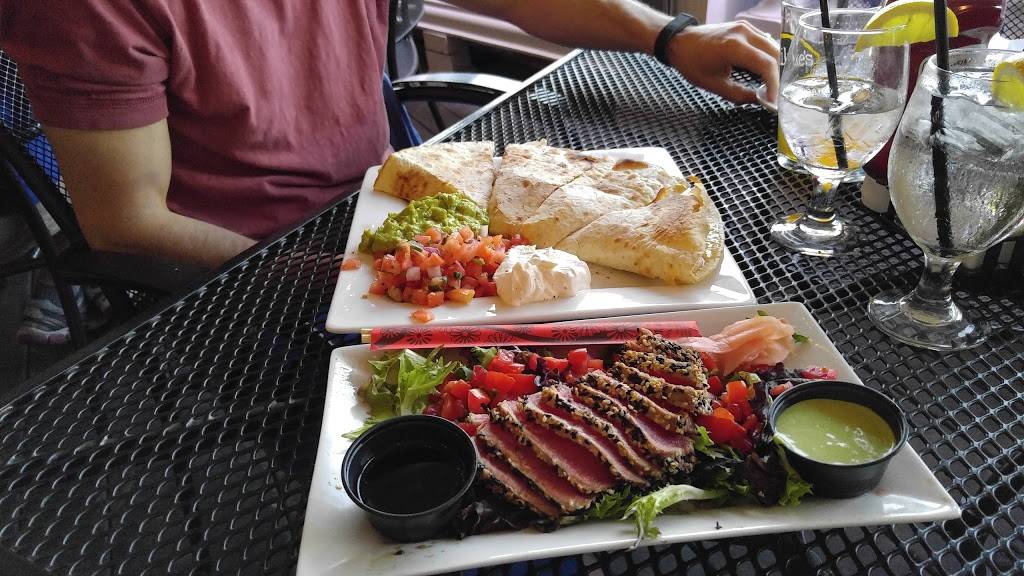 Seaport Grille | restaurant | 6 Rowe Square, Gloucester, MA 01930, USA | 9782829799 OR +1 978-282-9799