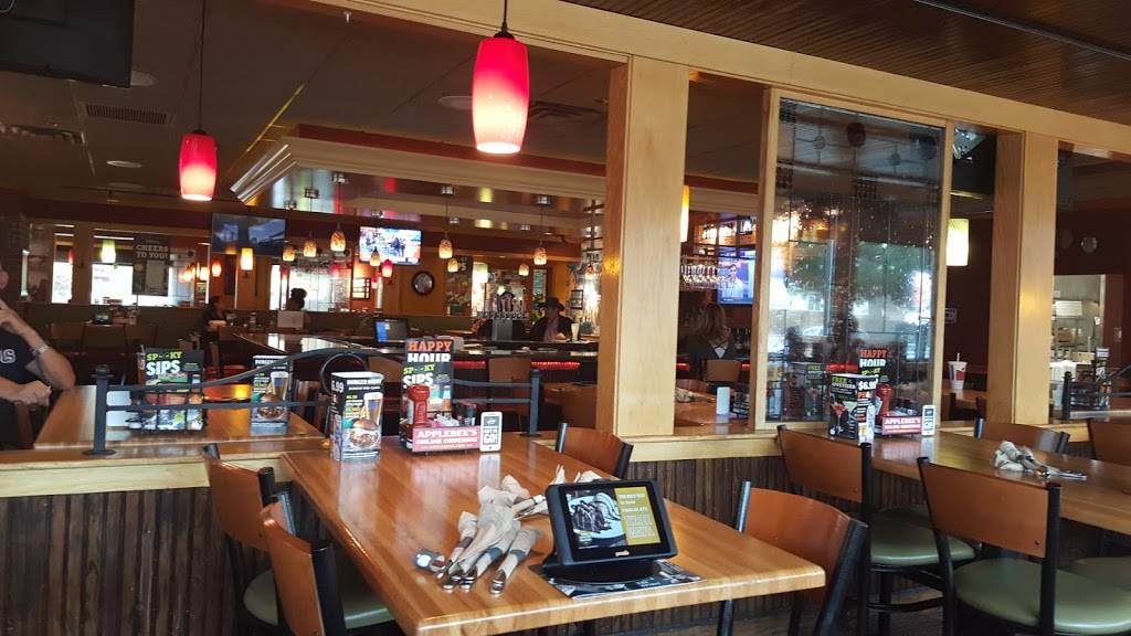Applebees Grill + Bar | restaurant | 14091 E Iliff Ave, Aurora, CO 80014, USA | 3037459897 OR +1 303-745-9897