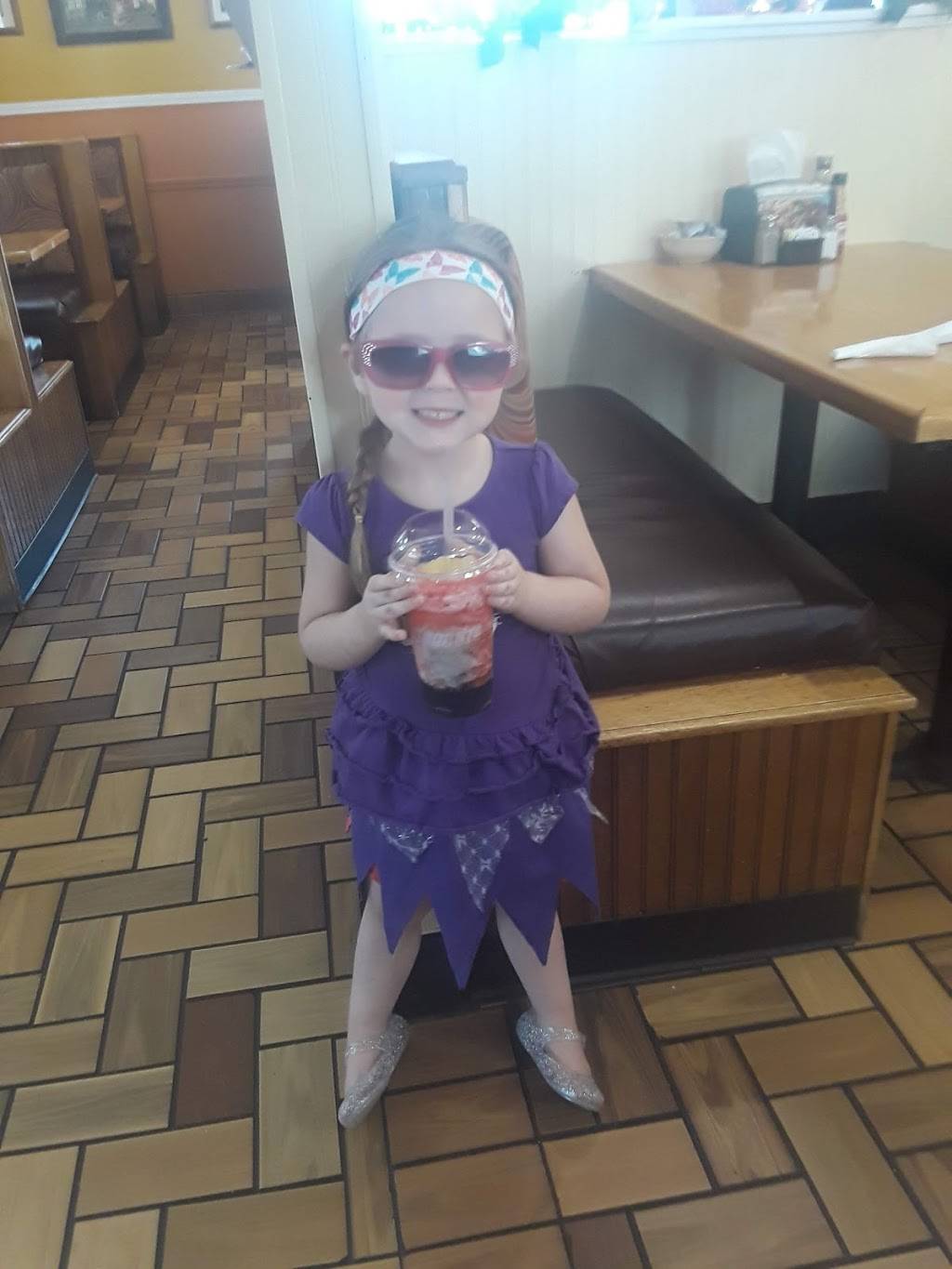 Sue’s Touch of Country Kitchen | restaurant | 2605 Rockford Ln, Louisville, KY 40216, USA | 5024505059 OR +1 502-450-5059