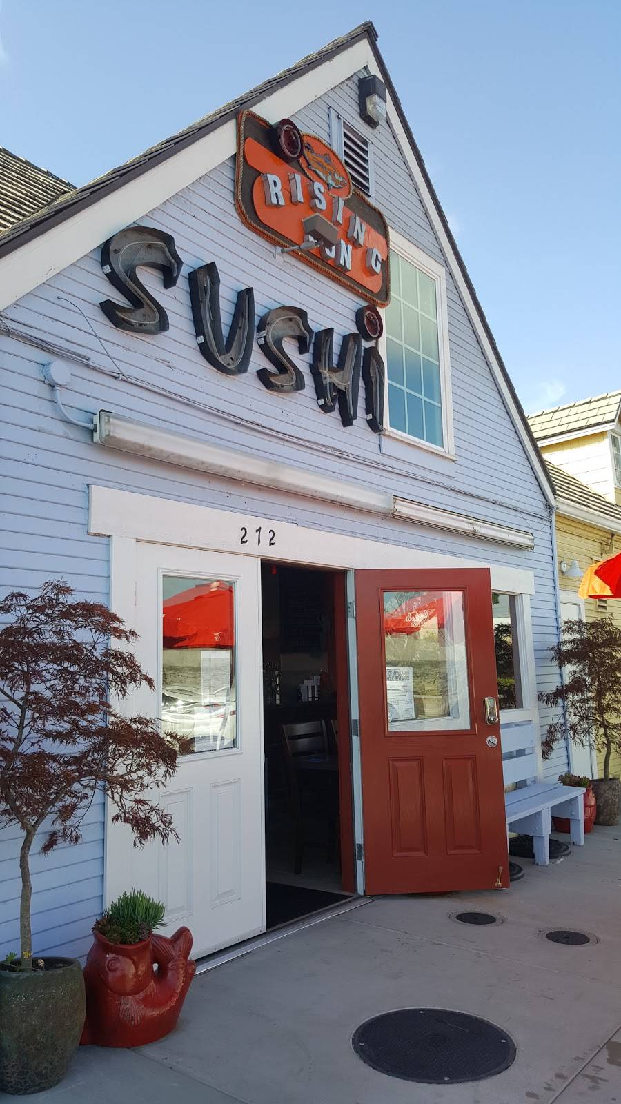 Rising Sun Sushi | restaurant | 272 Harbor Dr, Oceanside, CA 92054, USA | 7602770582 OR +1 760-277-0582
