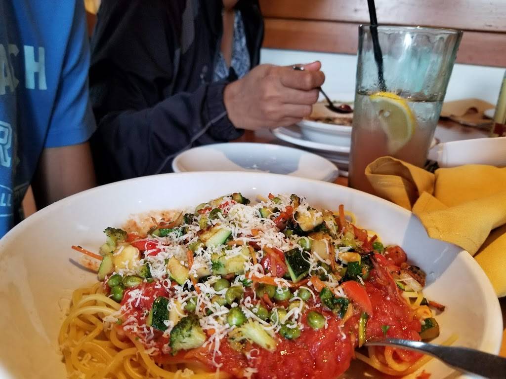 Olive Garden Italian Restaurant | meal takeaway | 1925 E Golf Rd, Schaumburg, IL 60173, USA | 8476199095 OR +1 847-619-9095