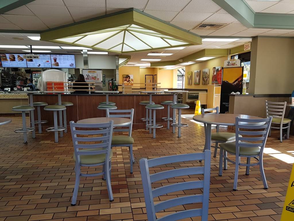 McDonalds | cafe | 2010 NE Cesar E Chavez Blvd, Portland, OR 97212, USA | 5032821234 OR +1 503-282-1234