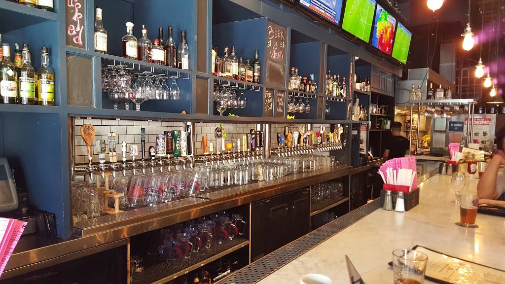 Croxleys Ale House - Brooklyn | restaurant | 63 Grand St, Brooklyn, NY 11249, USA | 7183874290 OR +1 718-387-4290