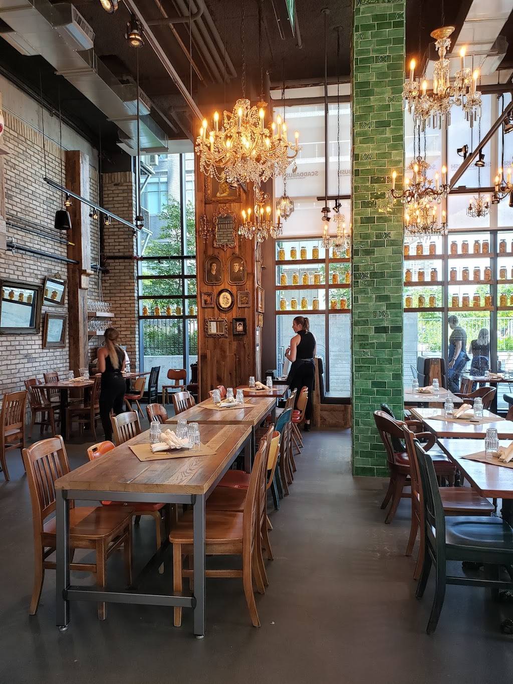 Scaddabush Italian Kitchen & Bar | restaurant | 122 Marine Parade Dr, Toronto, ON M8V 0E7, Canada | 4162510288 OR +1 416-251-0288