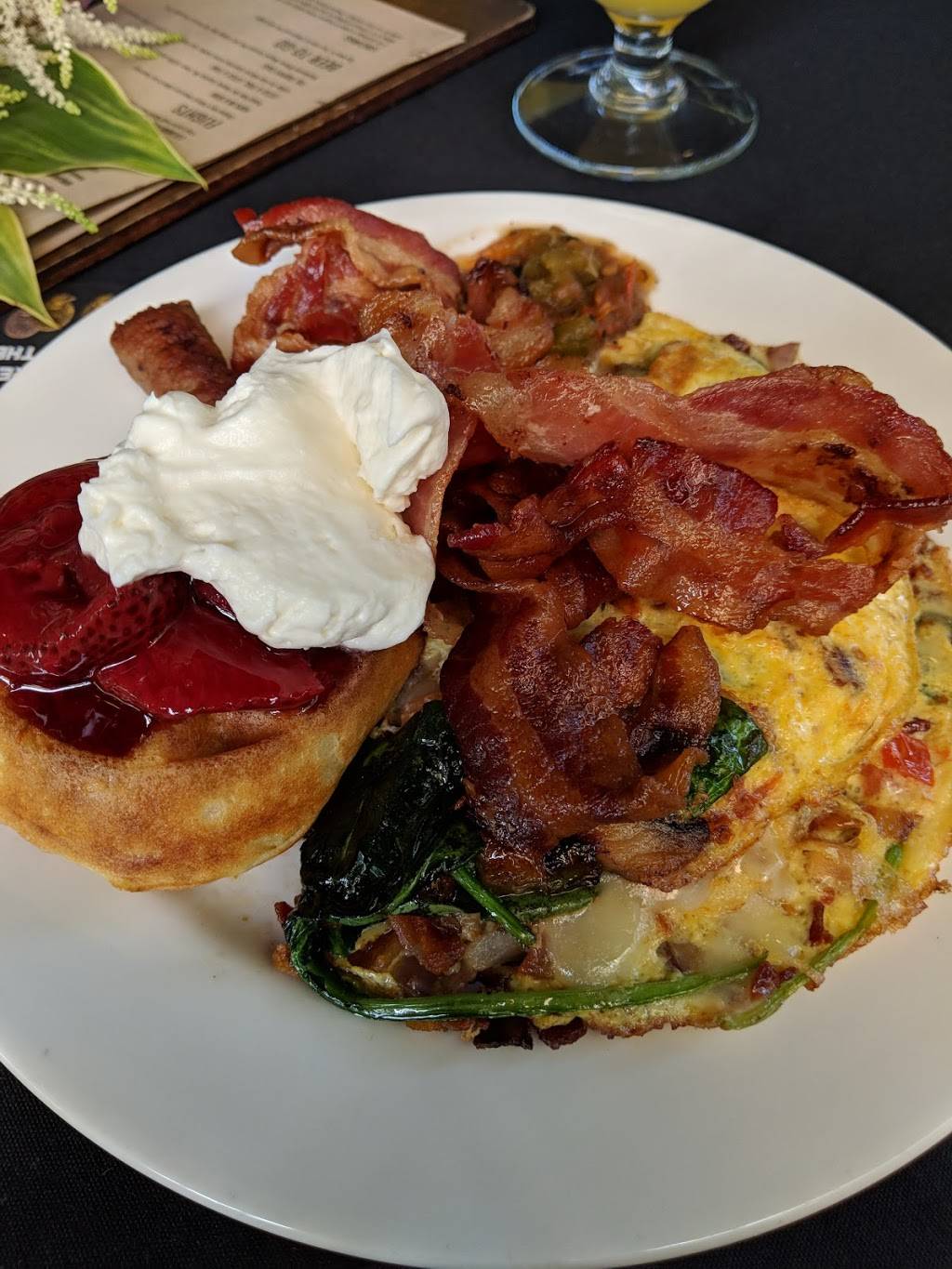 Karl Strauss Brewing Company | restaurant | 9675 Scranton Rd, San Diego, CA 92121, USA | 8585872739 OR +1 858-587-2739