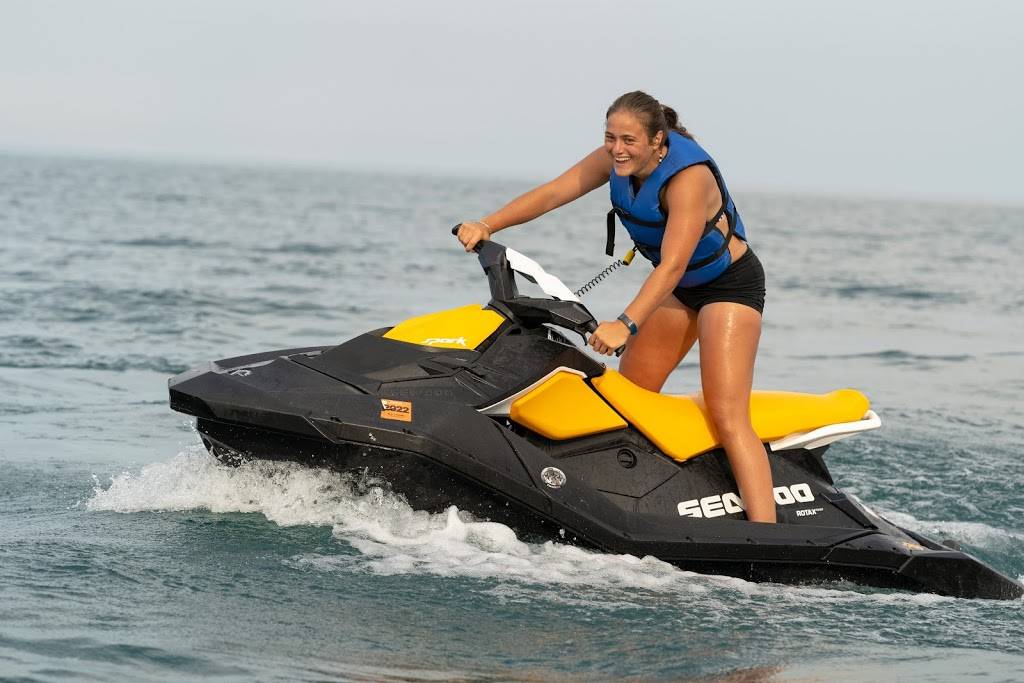 Wake Zone Jet Ski Rentals | restaurant | 4503 E Ryan Rd, Oak Creek, WI 53154, USA | 4145521408 OR +1 414-552-1408