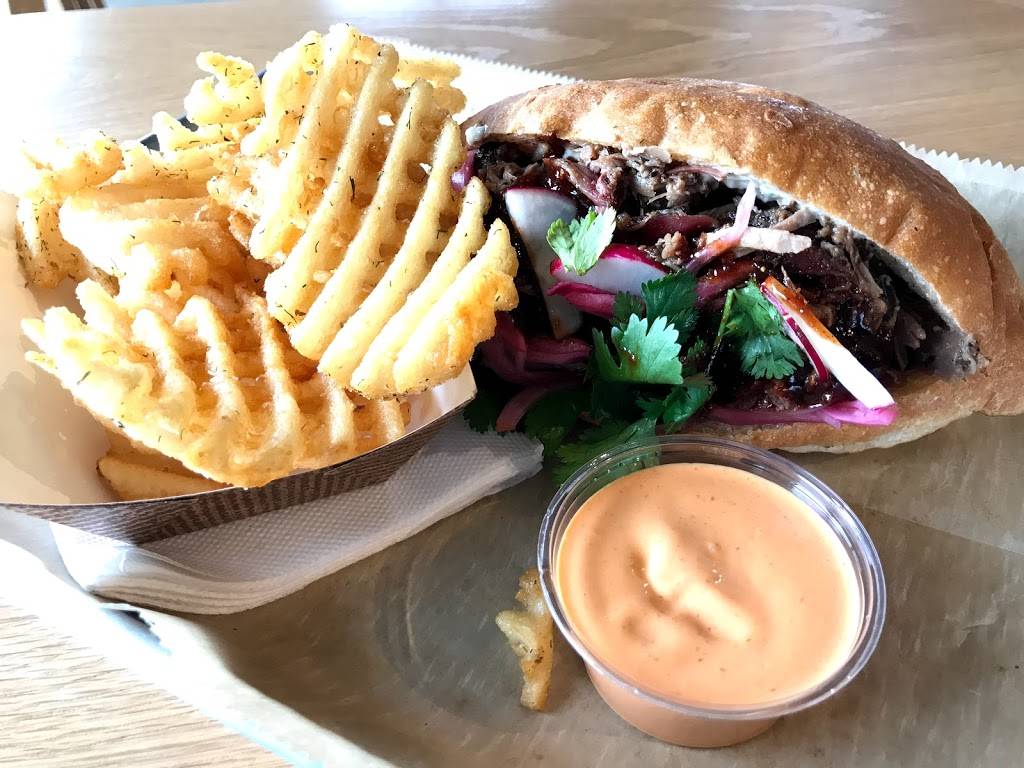 Ray Rays Hog Pit Franklinton | restaurant | 424 W Town St, Columbus, OH 43215, USA | 6144049742 OR +1 614-404-9742