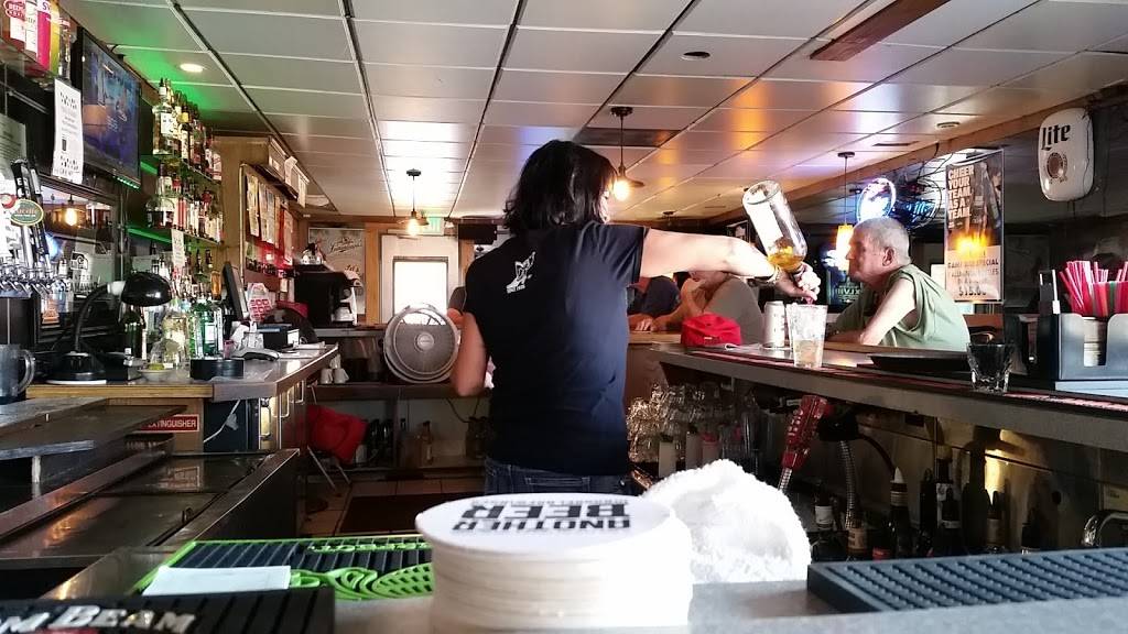 Flying Boots & Wings | restaurant | 614 S 38th St, Tacoma, WA 98418, USA | 2532671037 OR +1 253-267-1037