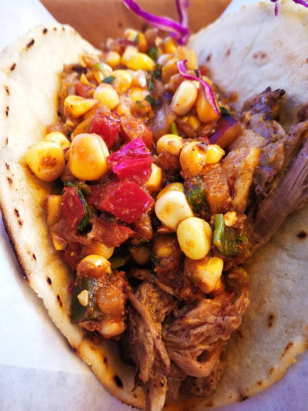 Fusion Taco Canteen & Cocktails | restaurant | 4706 N Main St, Houston, TX 77009, USA | 7134222992 OR +1 713-422-2992