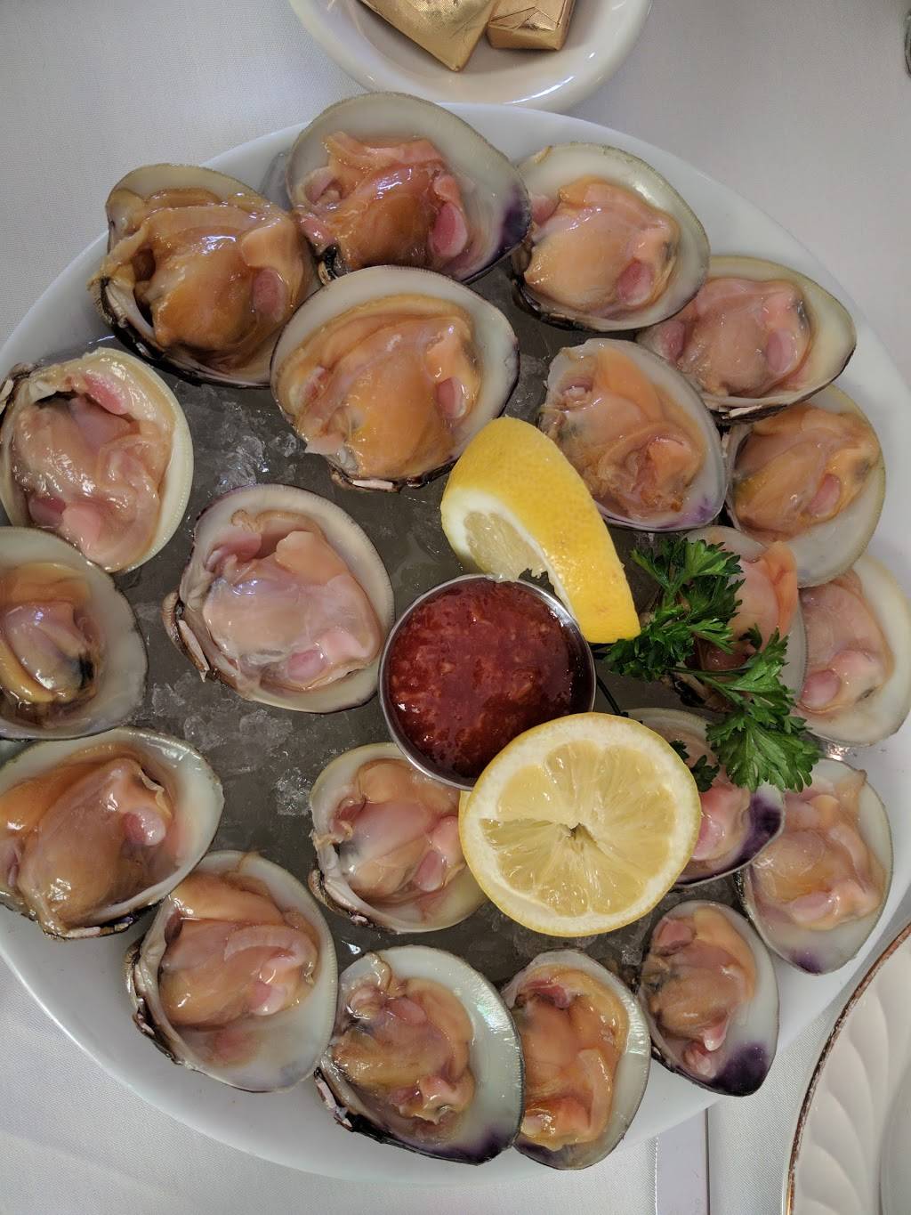 Erins Isle | restaurant | 15403 Cross Island Pkwy, Whitestone, NY 11357, USA | 7187468456 OR +1 718-746-8456