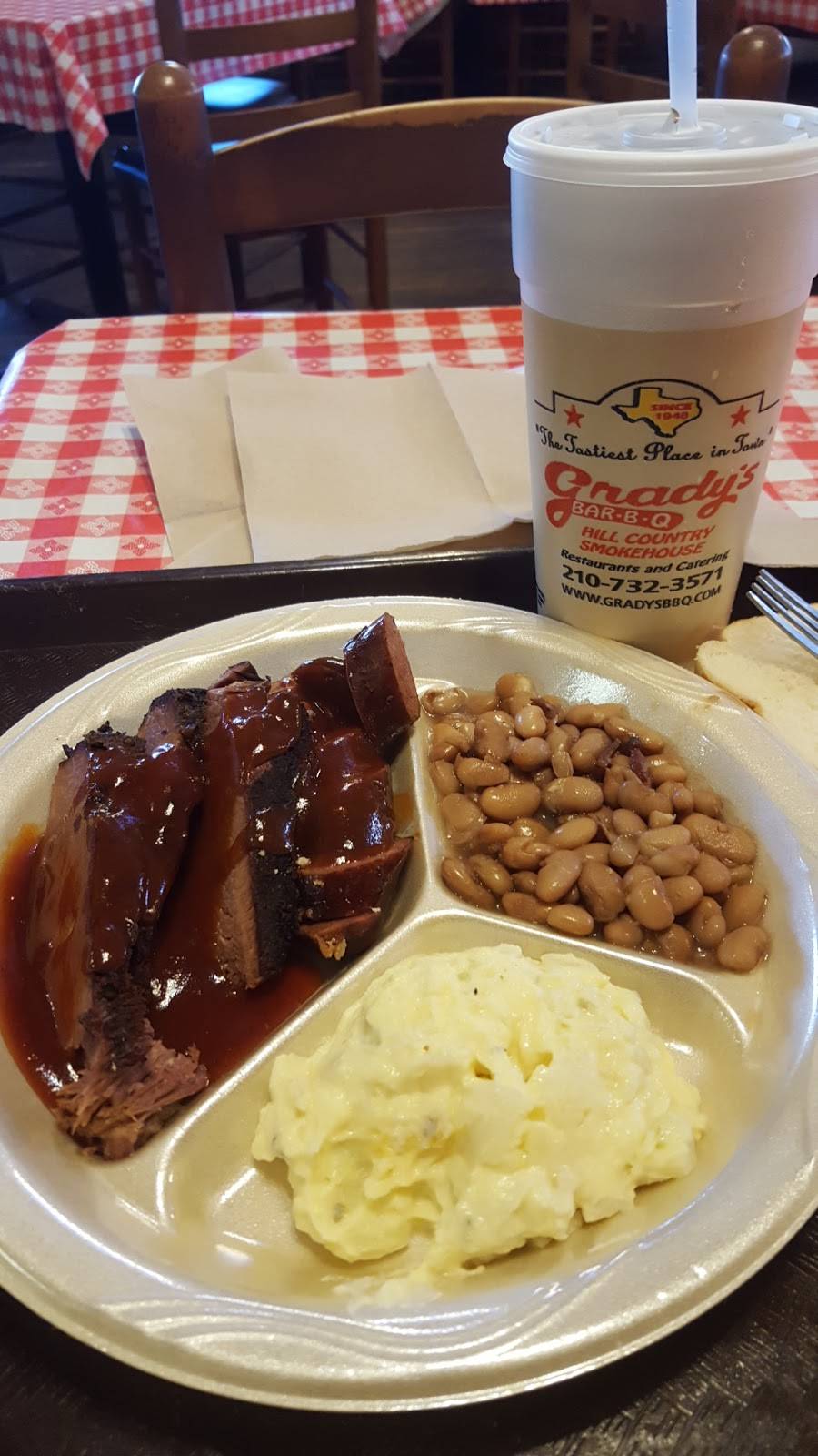 Gradys BBQ | restaurant | 327 E Nakoma St, San Antonio, TX 78216, USA | 2103438070 OR +1 210-343-8070