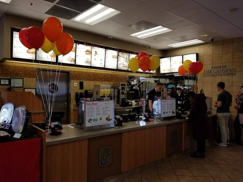 Chick-fil-A | restaurant | 245 N Weber Rd, Bolingbrook, IL 60490, USA | 6307710080 OR +1 630-771-0080