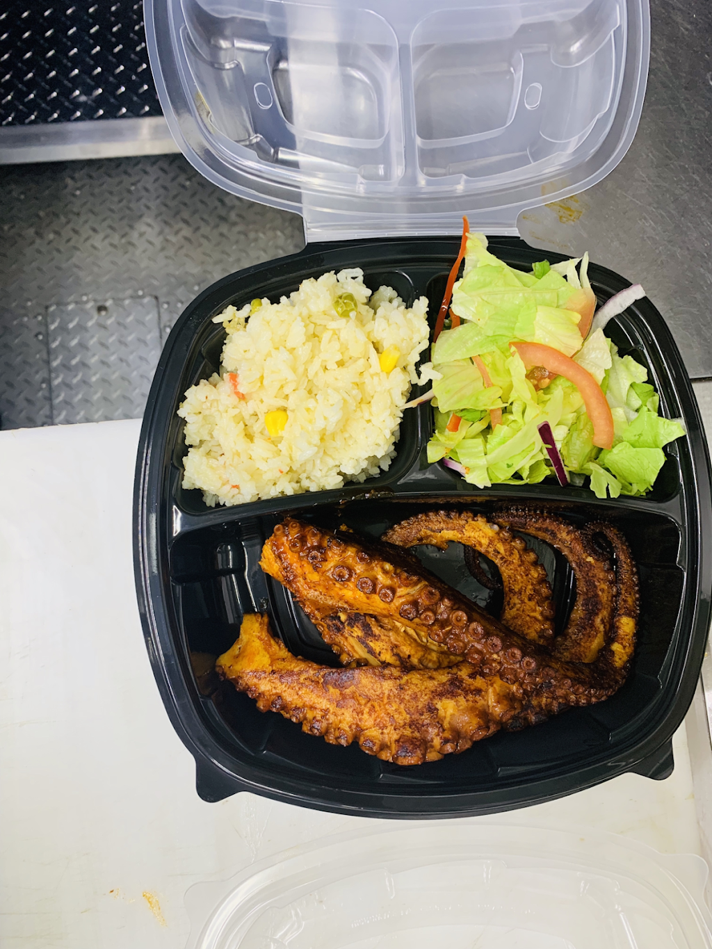 Mariscos La Perla Tapatia | restaurant | 4590 Summer Ave, Memphis, TN 38122, USA | 9018256702 OR +1 901-825-6702