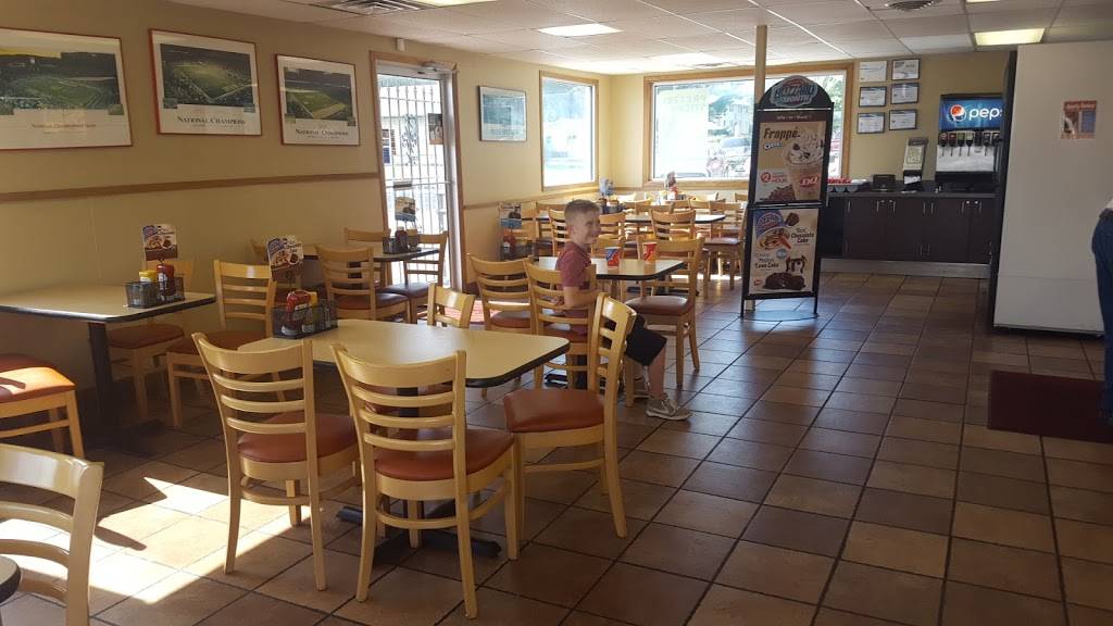 Dairy Queen | restaurant | 5071 S 136th St, Omaha, NE 68137, USA | 4028954877 OR +1 402-895-4877