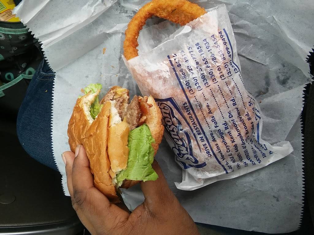 Swensons (West Akron) Drive-In Restaurant | restaurant | 40 S Hawkins Ave, Akron, OH 44313, USA | 3308648416 OR +1 330-864-8416