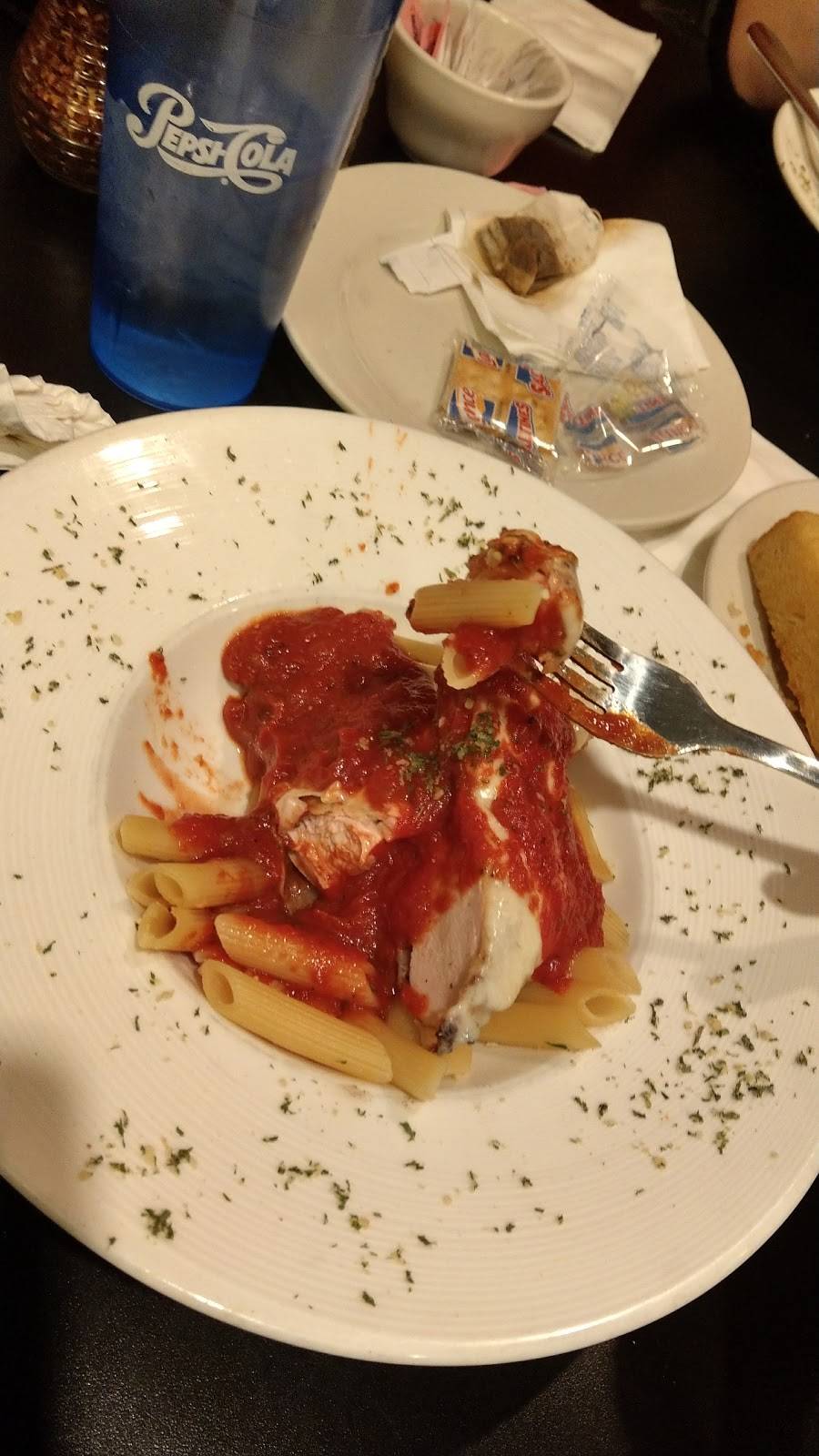 Mama Mias Germantown | restaurant | N112W16344 Mequon Rd, Germantown, WI 53022, USA | 2622422340 OR +1 262-242-2340